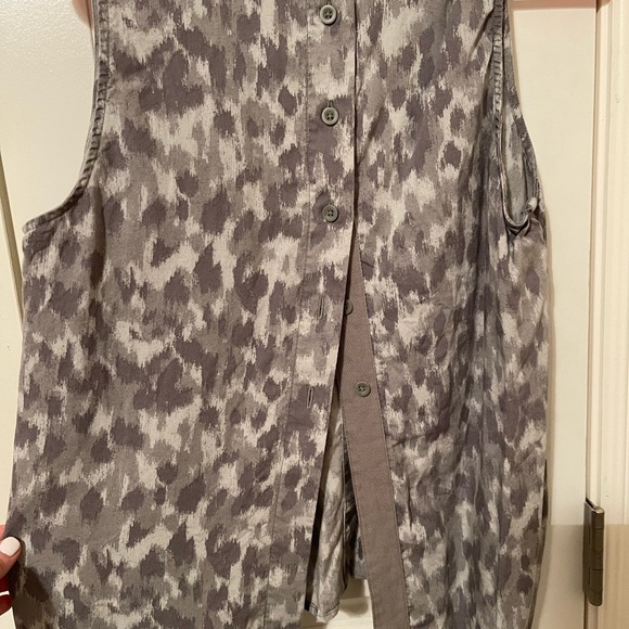 Patterned Cloth & Stone button down top - Picture 2 of 2